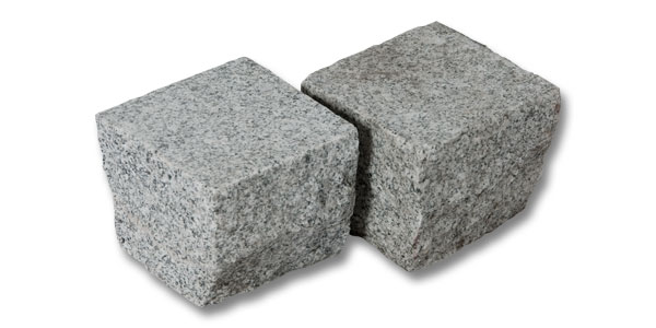 Les pavés en granit gris clair